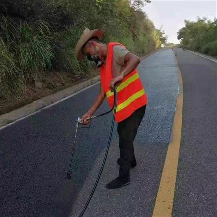 吕梁 彩色防滑路面的底涂是保障路面附着力